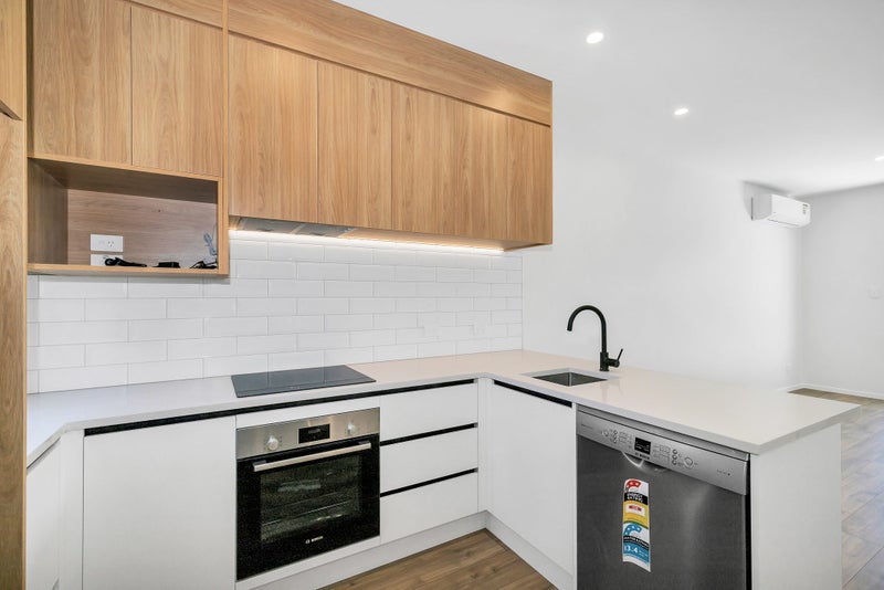 5/89 Beach Road, Te Atatū Peninsula, Auckland - Carousel 2