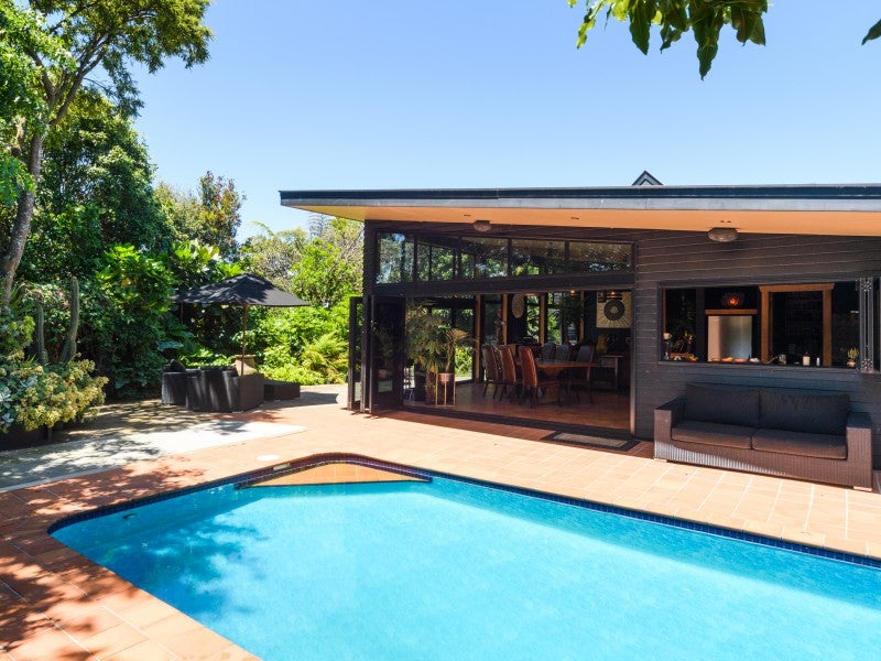 5 Rosedale Crescent, Cloverlea, Palmerston North - Carousel 2