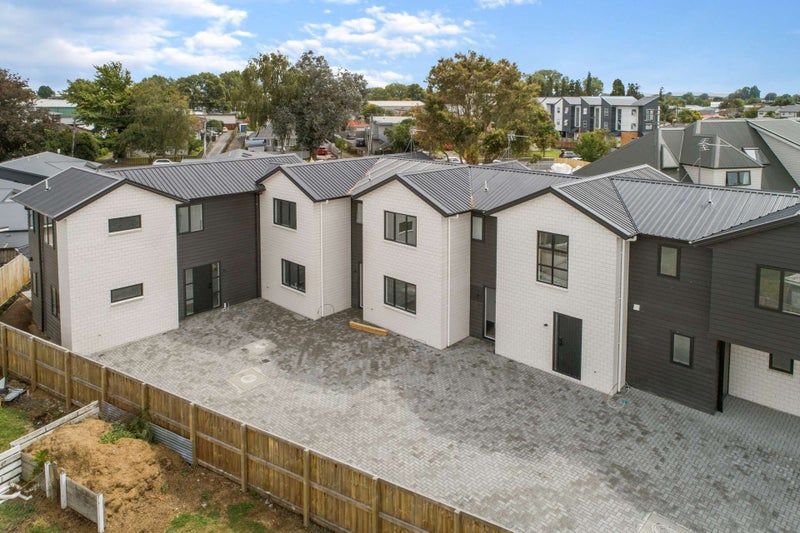 6/3 Snead Place, Hamilton East, Hamilton - Carousel 1