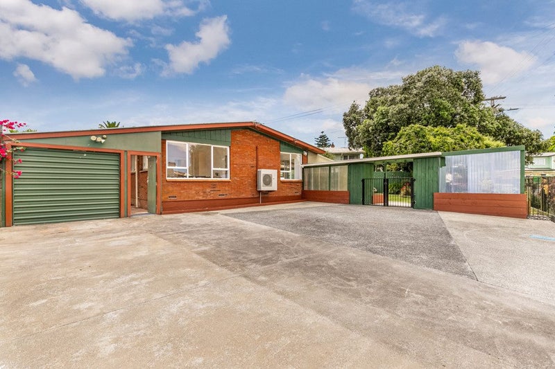 25 William Avenue, Manurewa, Auckland - Carousel 1