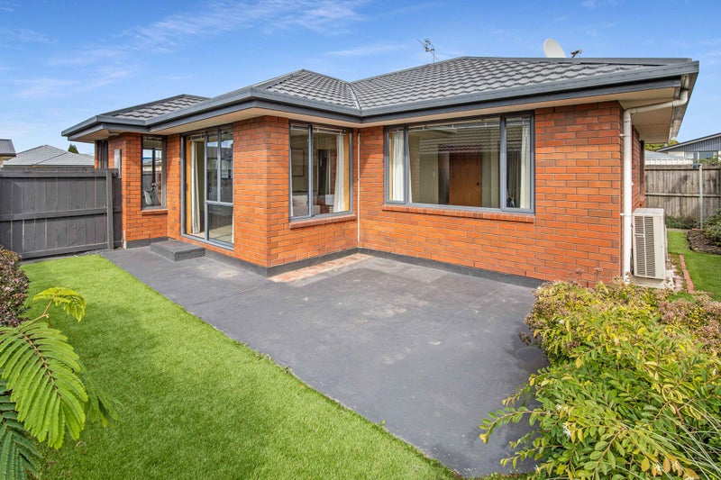 3/32 Seymour Street, Hornby, Christchurch - Carousel 1