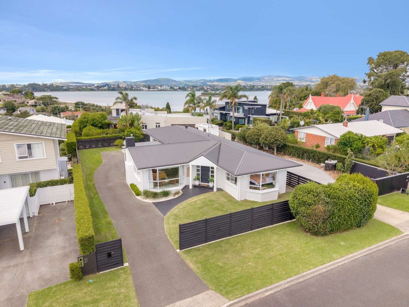 25 Hillcrest Road, Otumoetai, Tauranga - Carousel 1