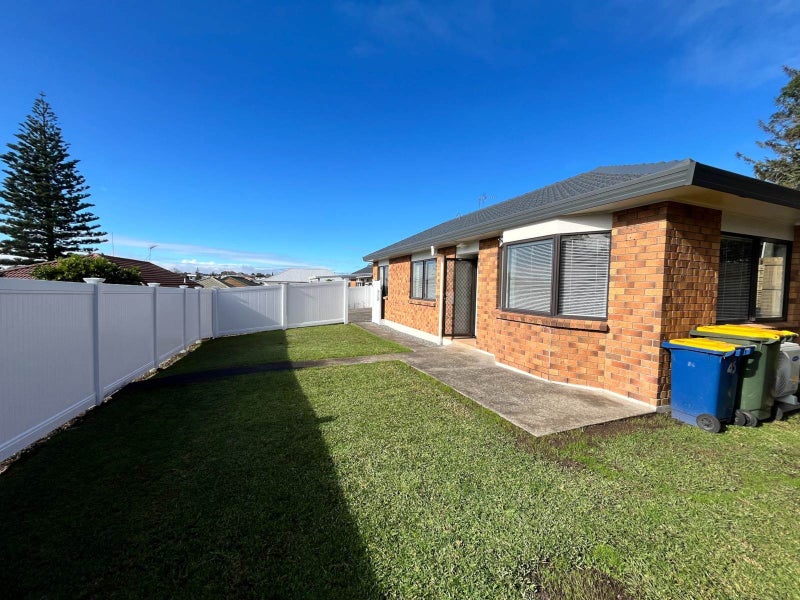 45 Glenview Road, Glen Eden, Auckland - Carousel 1