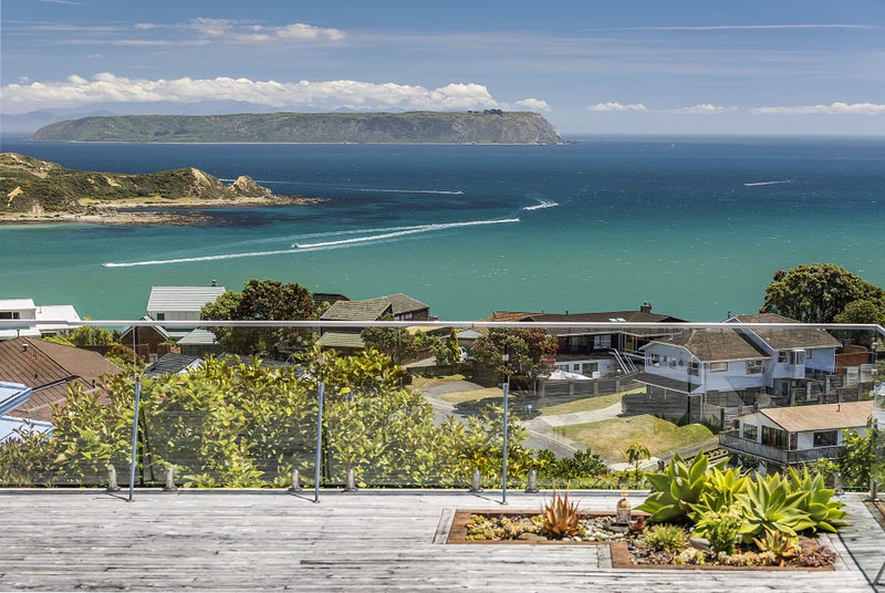 9 Tregear Place, Camborne, Porirua - Carousel 2