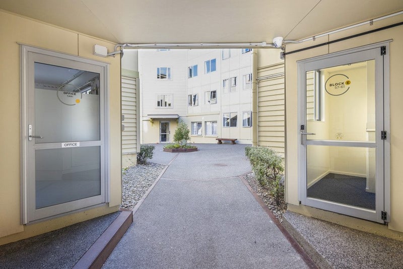 17/4 Sussex Street, Mount Cook, Wellington - Carousel 2
