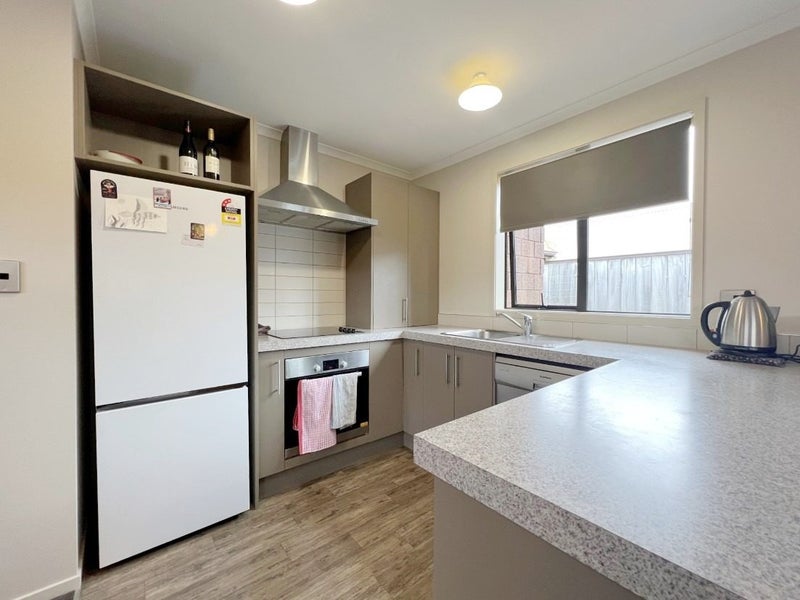 2/108 Old Farm Road, Hamilton East, Hamilton - Carousel 2