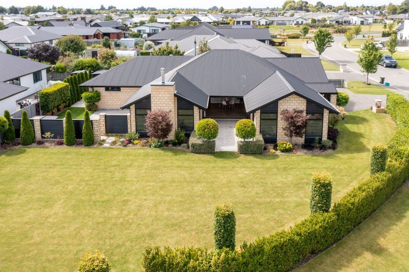 2 Douglas Drive, Allenton, Ashburton - Carousel 1
