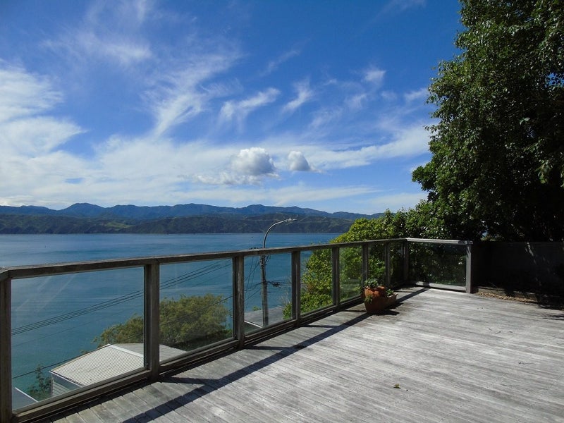 13 Fortification Road, Karaka Bays, Wellington - Carousel 2