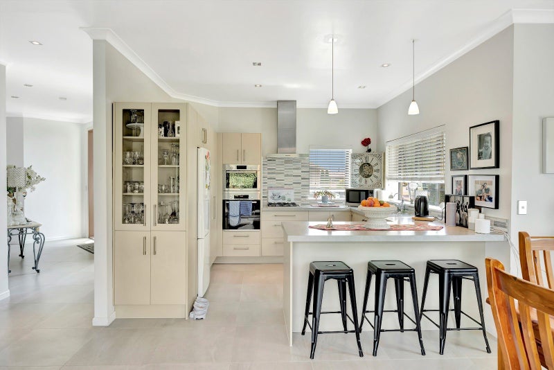 40 Stoneleigh Drive, Chartwell, Hamilton - Carousel 2