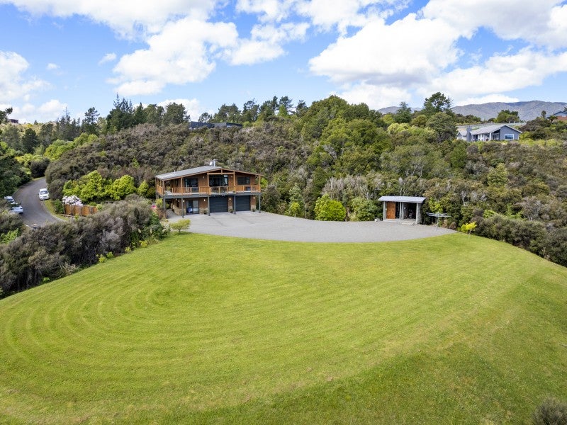 11 Streets Way, Timberlea, Upper Hutt - Carousel 2