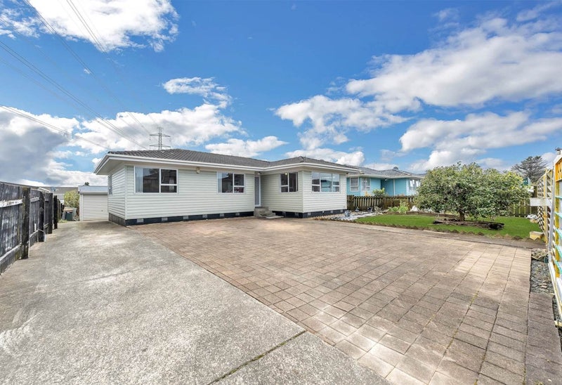 39 Zelda Avenue, Clover Park, Auckland - Carousel 1