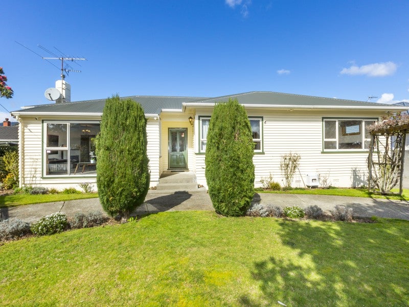 32 McParland Street, Ebdentown, Upper Hutt - Carousel 1