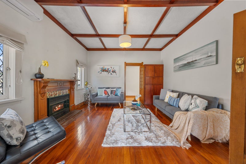 9 Roskill Way, Three Kings, Auckland - Carousel 2