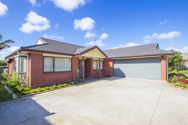 21 Opawa Crescent, Favona, Auckland - Carousel 1