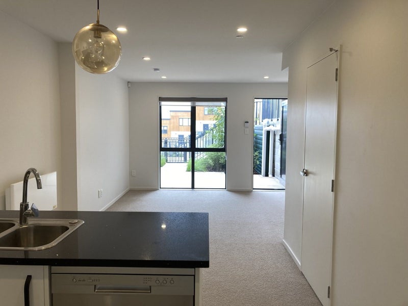 13/18 Hewlett Road, Massey, Auckland - Carousel 2