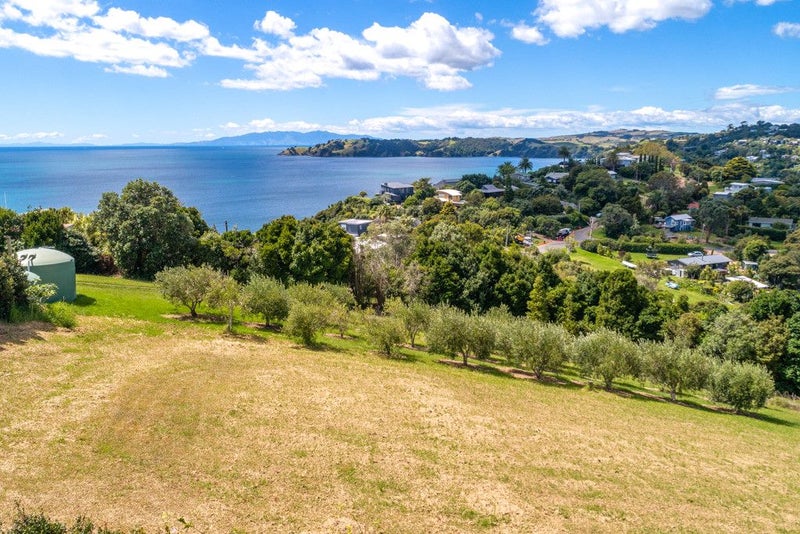 446 Sea View Road, Onetangi, Waiheke Island - Carousel 2