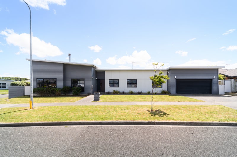 61 Peter Hall Drive, Kelvin Grove, Palmerston North - Carousel 1