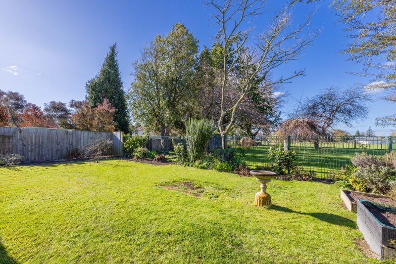10 France Road, Longlands, Hastings - Carousel 25