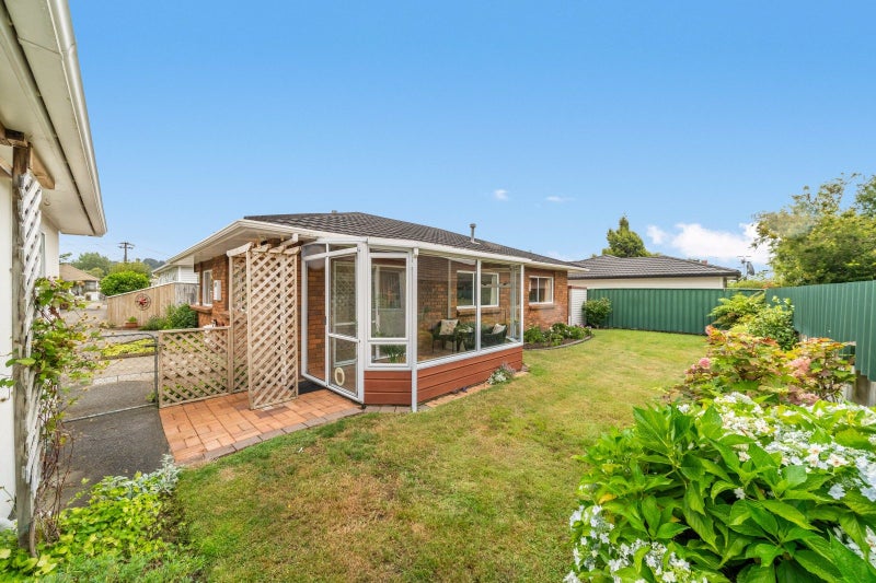 2/3 Oak Street, Ebdentown, Upper Hutt - Carousel 2