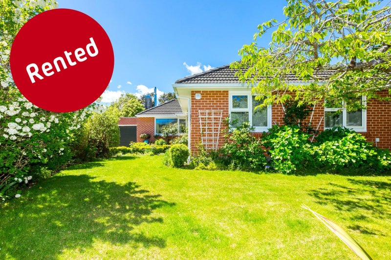 37 Sunbrae Drive, Silverstream, Upper Hutt - Carousel 1