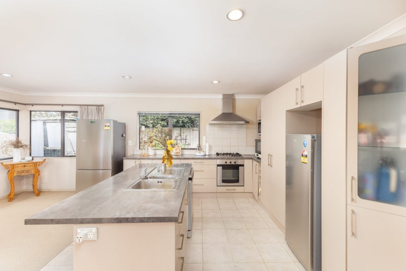 15 Moonlight Drive, Rototuna North, Hamilton - Carousel 2