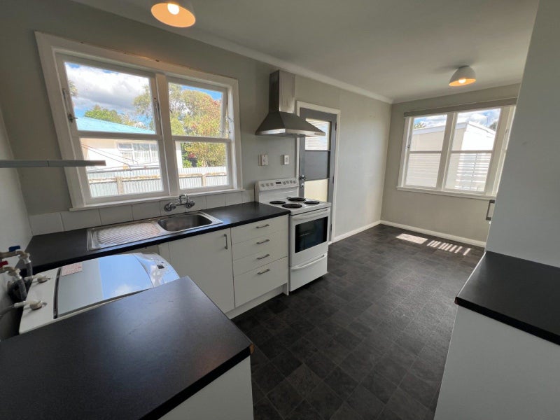 10/355 Botanical Road, West End, Palmerston North - Carousel 2