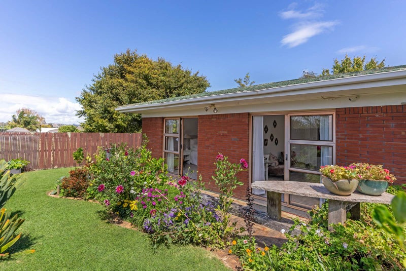 29 Himalaya Drive, Half Moon Bay, Auckland - Carousel 2