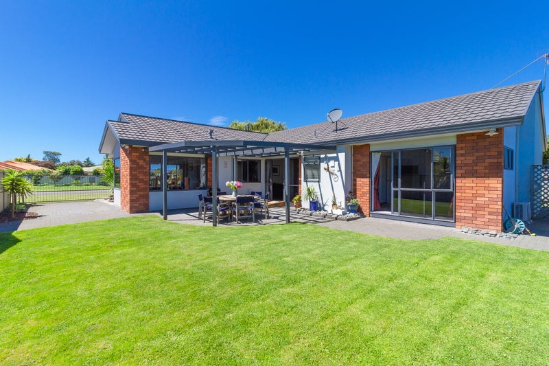 21 Kensington Drive, Taradale, Napier - Carousel 19