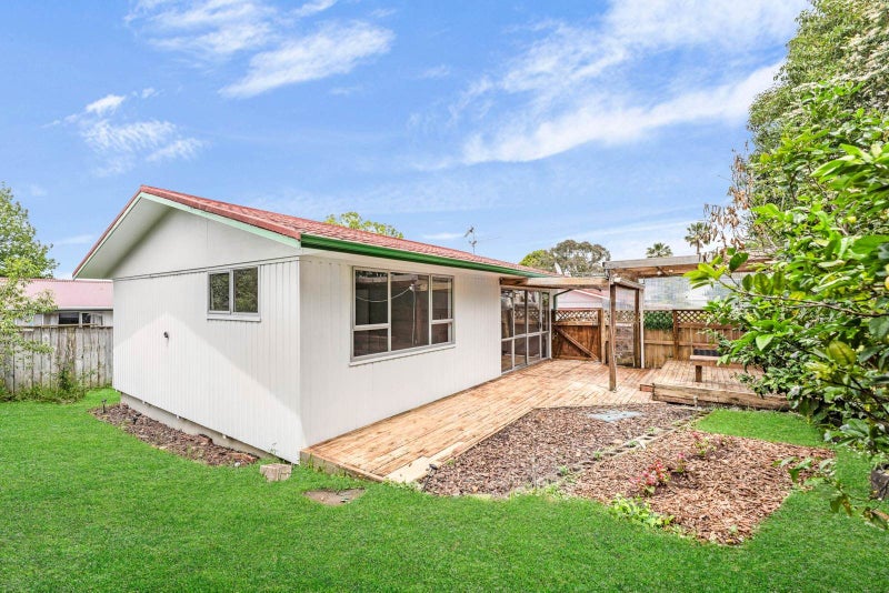 2/26 Kemp Road, Massey, Auckland - Carousel 1