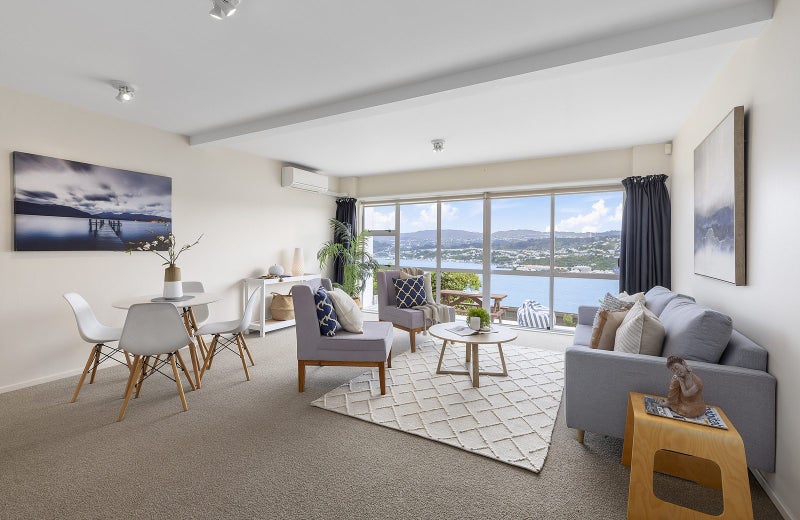 131 Akaroa Drive, Maupuia, Wellington - Carousel 1