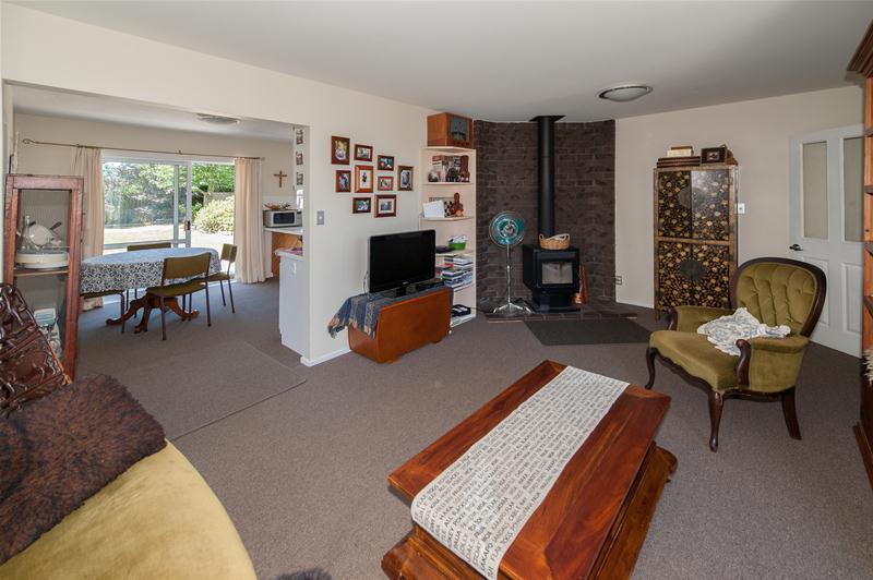 154 Queenspark Drive, Parklands, Christchurch - Carousel 1