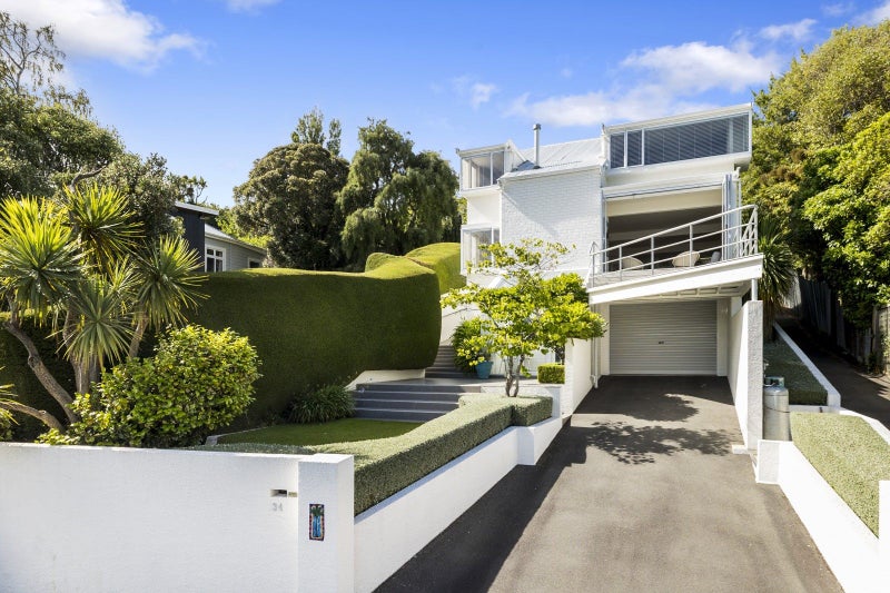 34 Marine Parade, Macandrew Bay, Dunedin - Carousel 1