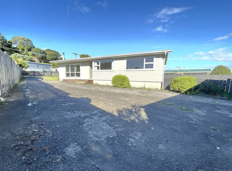 22 Simons Street, Moturoa, New Plymouth - Carousel 19