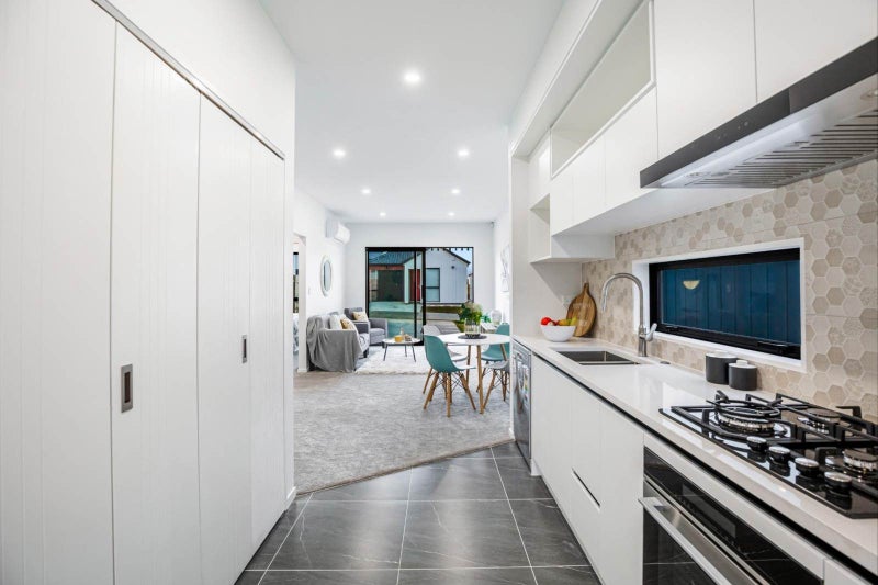 12 Taiororua Avenue, Massey, Auckland - Carousel 15