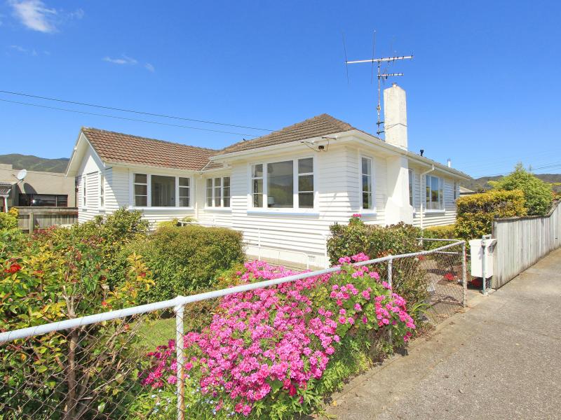 1 Barsi Grove, Avalon, Lower Hutt - Carousel 2