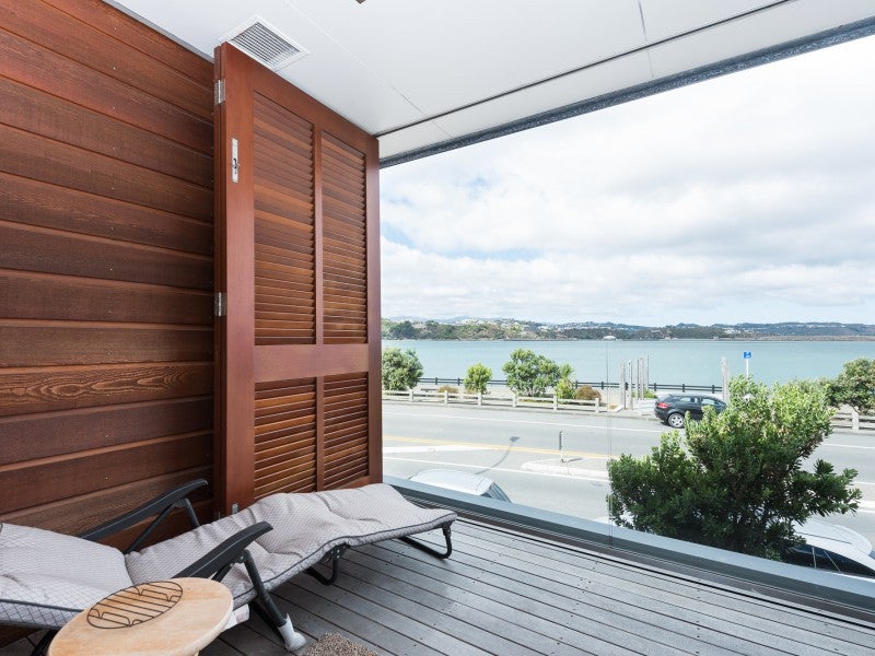 N105/326 Evans Bay Parade, Hataitai, Wellington - Carousel 2