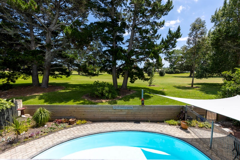 19 Pinehurst Place, Wattle Downs, Auckland - Carousel 2