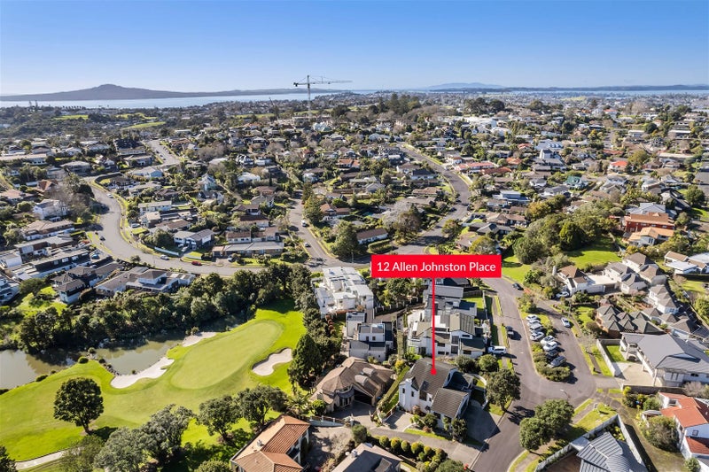 12 Allen Johnston Place, Saint Johns, Auckland - Carousel 1
