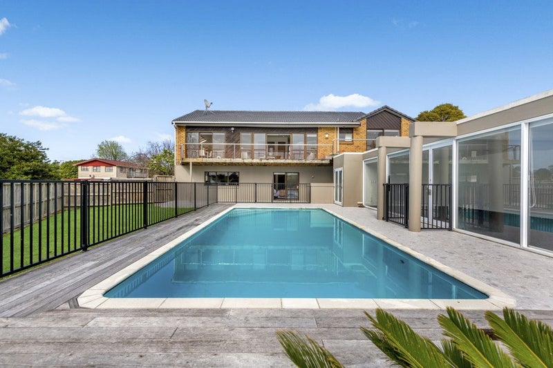 16 Rapallo Place, Farm Cove, Auckland - Carousel 1