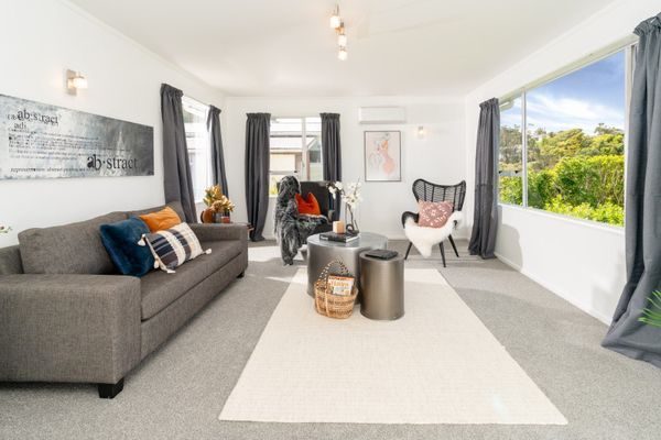 20 Salford Street, Newlands, Wellington - Carousel 2