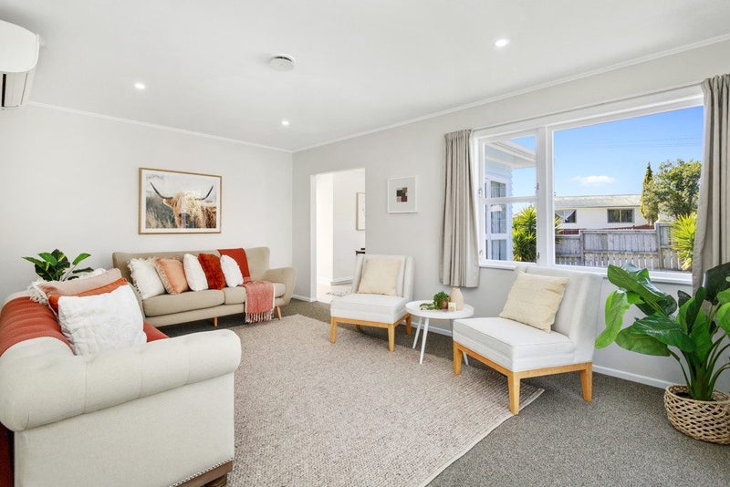 79 Driver Crescent, Cannons Creek, Porirua - Carousel 2