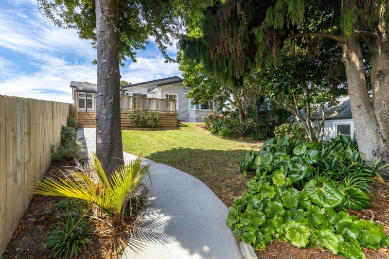 407 Carrington Street, Upper Vogeltown, New Plymouth - Carousel 1
