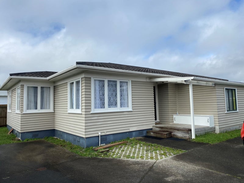 13A Reid Road, New Lynn, Auckland - Carousel 1