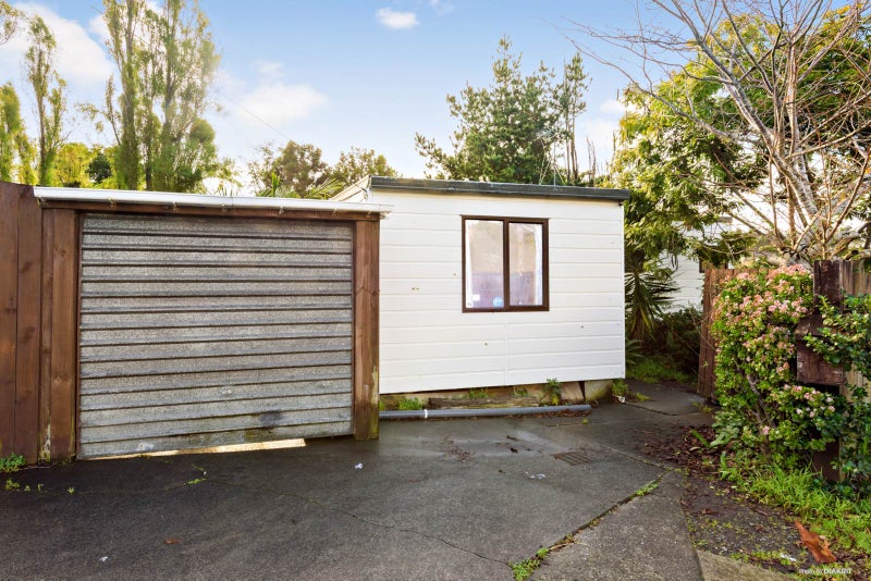 2/136 Triangle Road, Massey, Auckland - Carousel 1