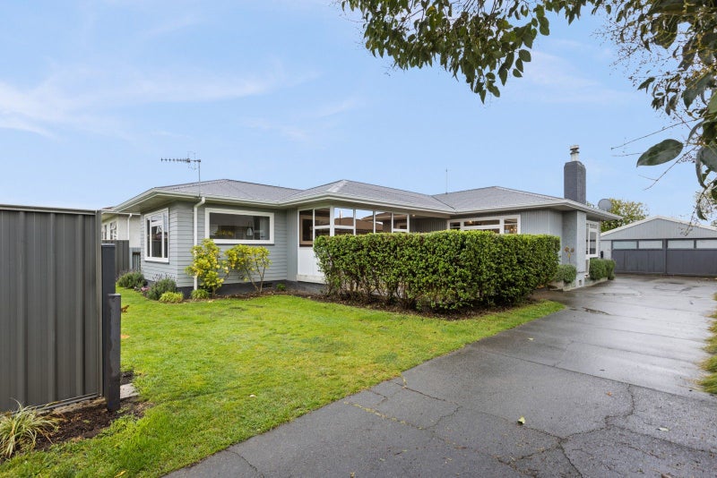 402 Frimley Place, Frimley, Hastings - Carousel 2