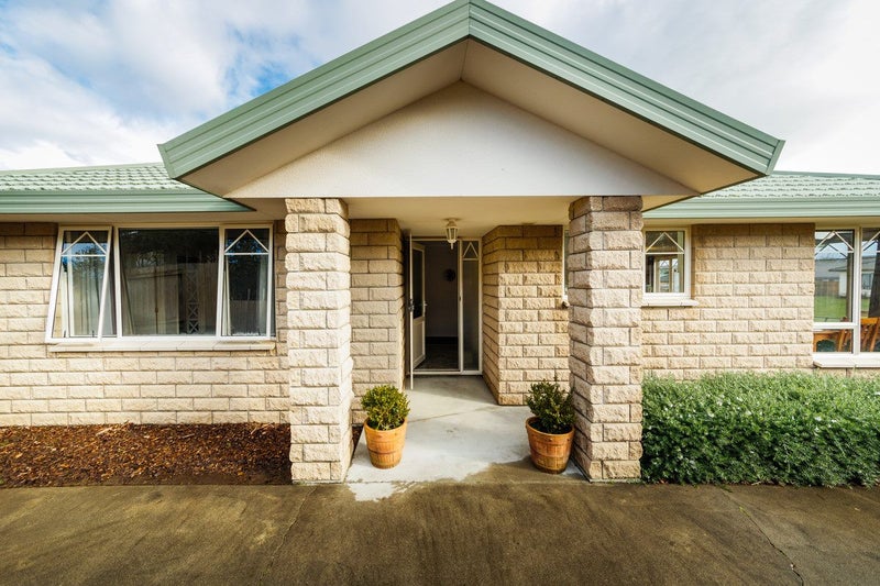 24 Logan Way, Kelvin Grove, Palmerston North - Carousel 2