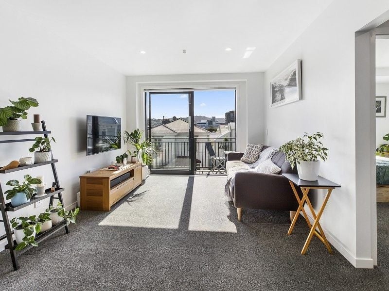 5/16B Constable Street, Newtown, Wellington - Carousel 2