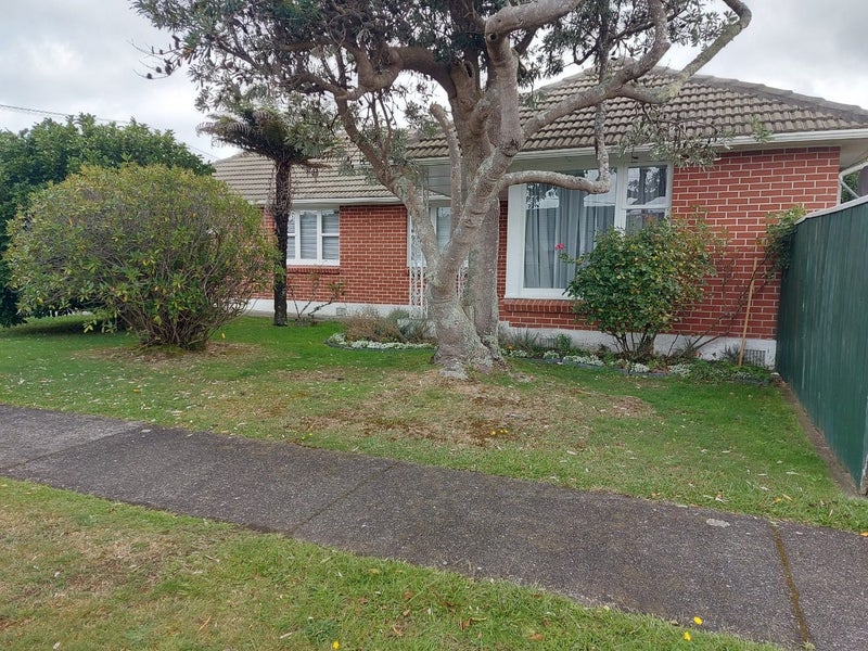 1 Craig Grove, Elderslea, Upper Hutt - Carousel 2