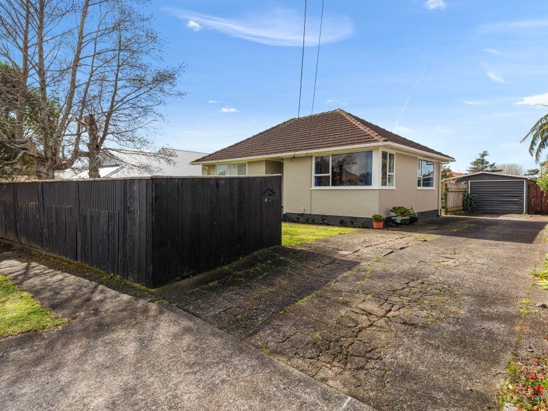 4 Raleigh Street, Vogeltown, New Plymouth - Carousel 2