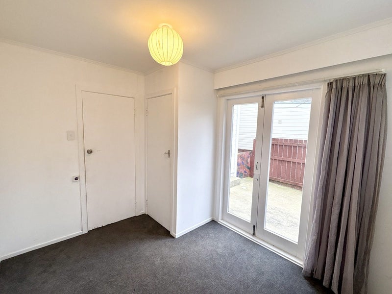 123 Onepu Road, Lyall Bay, Wellington - Carousel 2